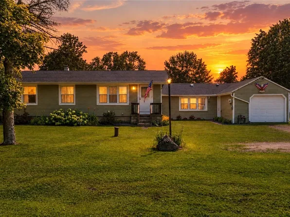 2108 Judge Rd, Basom, NY 14013