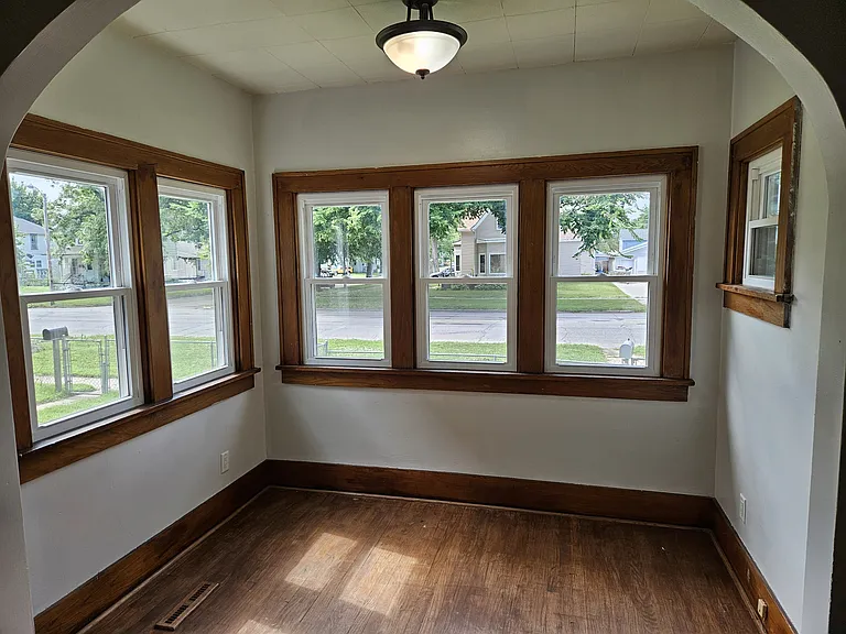 618 W Military Ave — Photo 8