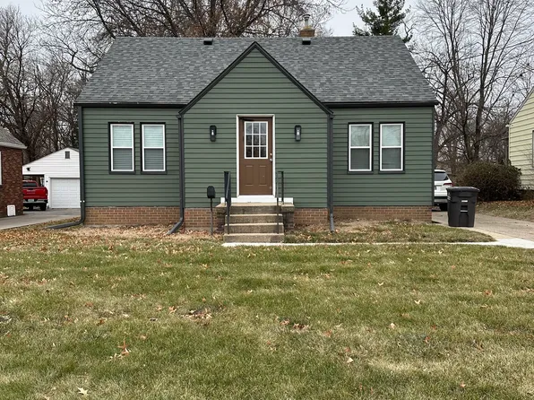 3822 E 9th St, Des Moines, IA 50316
