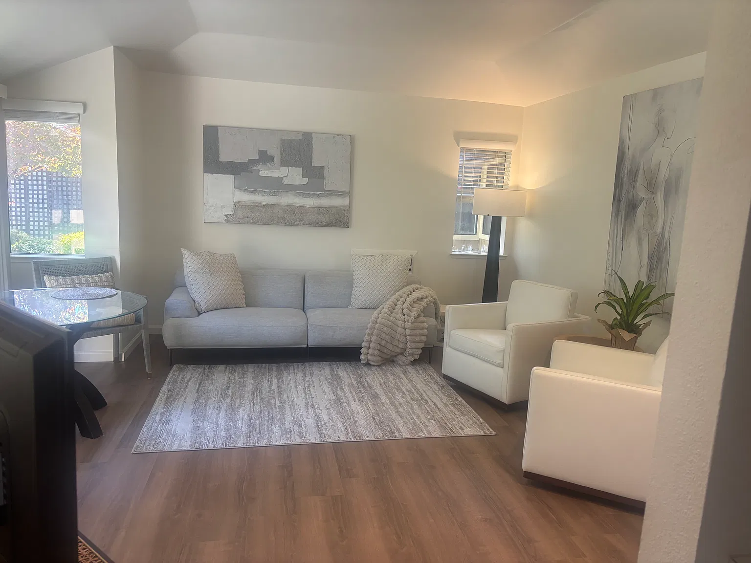 1 bed, 700 sqft, $2,300 — Photo 4