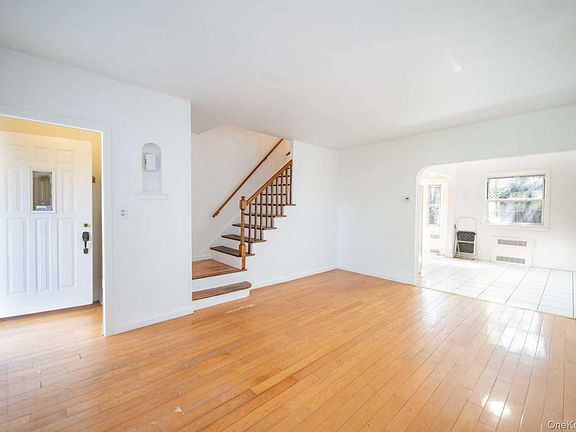 3rd image of 10-25 115th Street