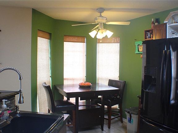 4th image of 3518 Daisy Ct