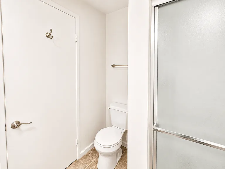 Lexington Hills Apartments — Photo 109
