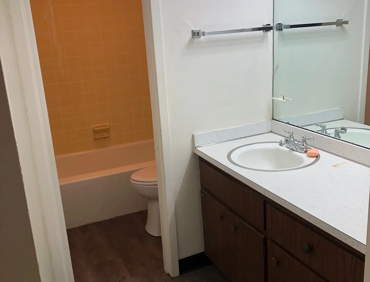 2 bed, $895 — Photo 2