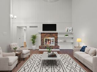 529 NW Valleybrook Rd, Blue Springs, MO 64014