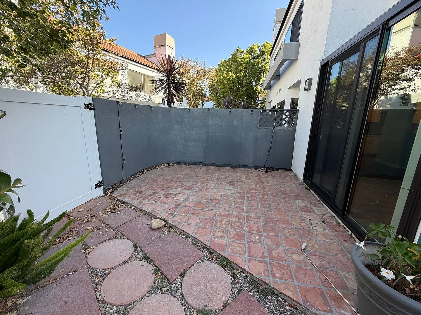 2 bed, 2.5 bath Le Parc townhome — Photo 4