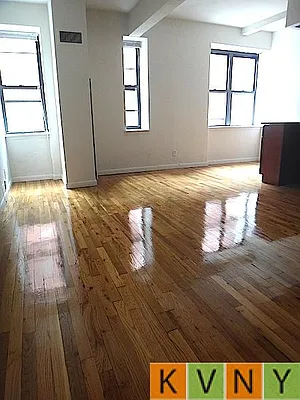 Rented by KVNY Soho | media 9