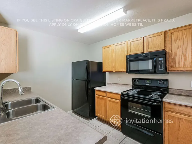 16085 W Adams St — Photo 9
