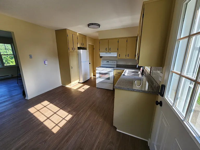 6295 Dresden Rd #B — Photo 22