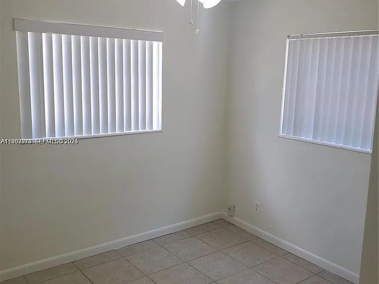 831 SW 14th Ct — Photo 9
