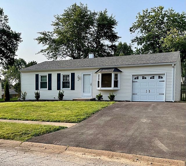 1st image of 1004 Dauphine Ln