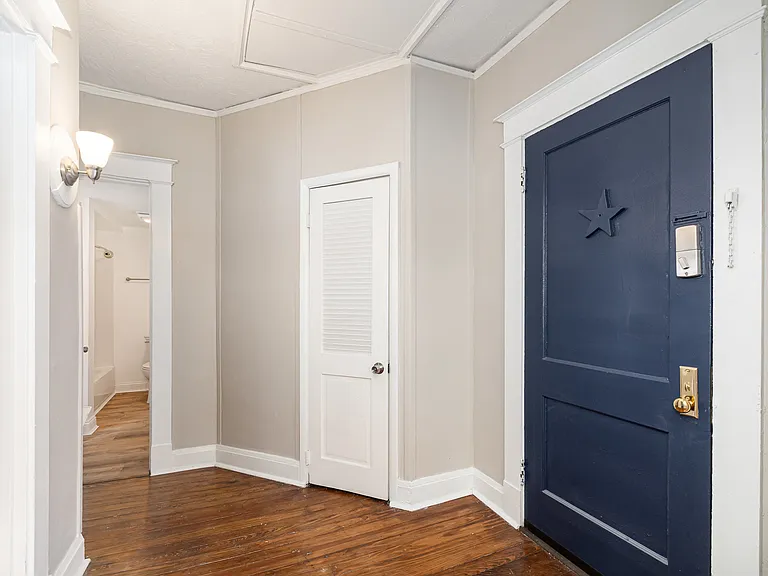 121 Adela Ave #2 — Photo 5