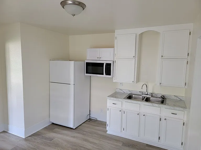 R4 2608 Ave L — Photo 13