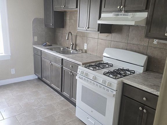 2nd image of 3131 Dayton St APT B