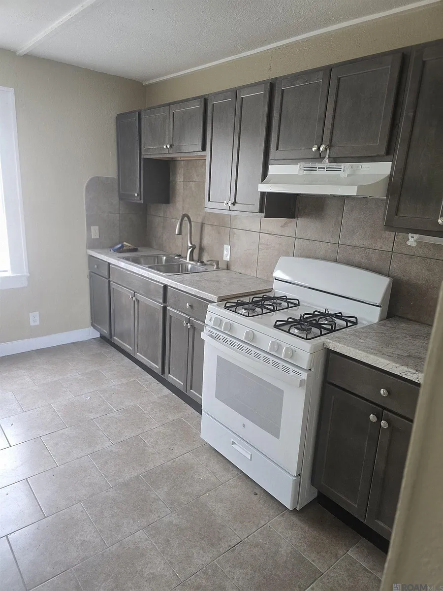 Building Photo - 3131 Dayton St #B