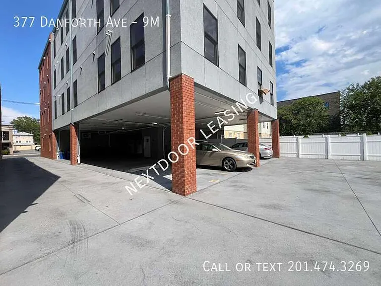 377 Danforth Ave #9M — Photo 11