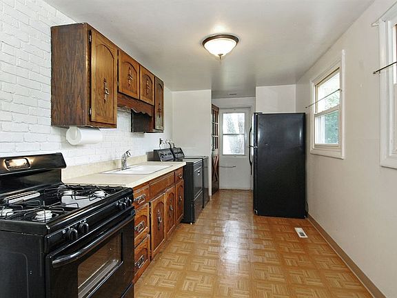 4th image of 257 Harrison St