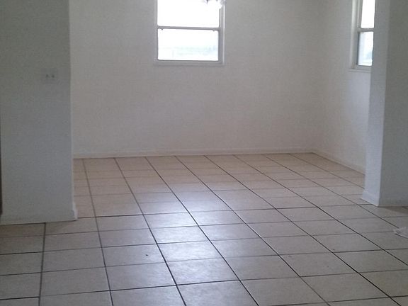 4th image of 1018 Hiawatha Pl