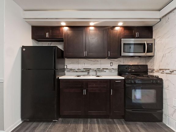 3rd image of 5928 N Warnock St #2