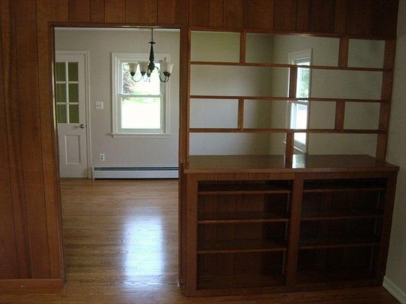 3rd image of 562 Tobias Dr