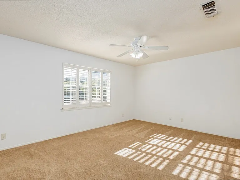 1908 Leslie Dr — Photo 9