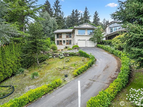 2nd image of 11150 Champagne Point Road NE