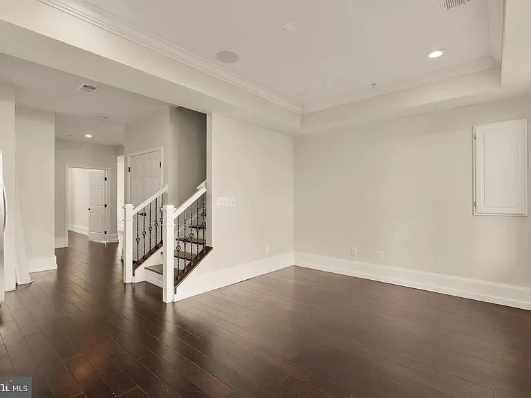 1609 Levis St NE — Photo 4