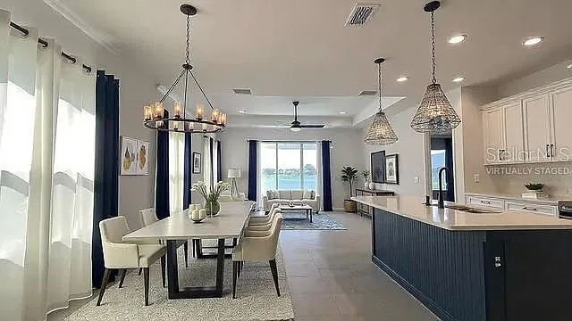 4 bed, 2.5 bath, 2500 sqft, $3,650 — Photo 3