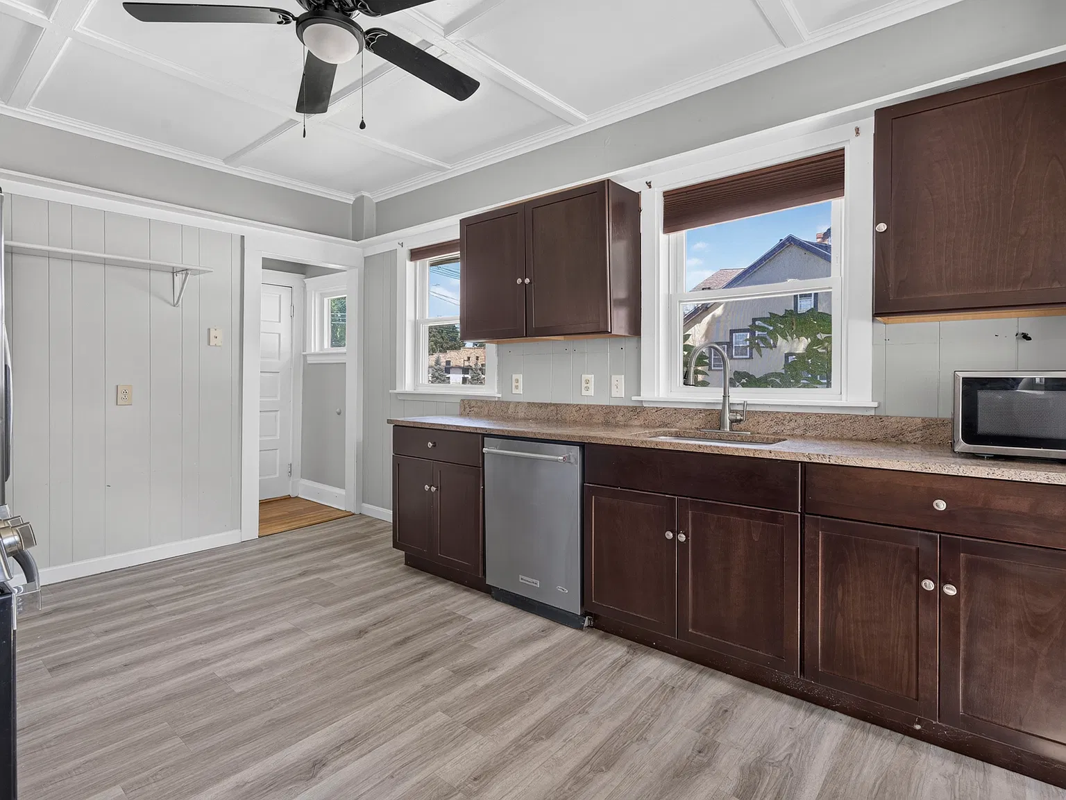 121 Oakland St — Photo 3
