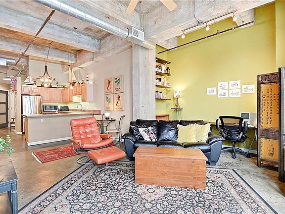 4th image of 321 W 7th St APT 304