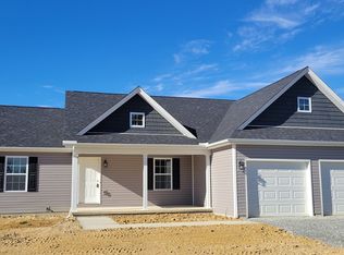 114 Creek Dr, Lake Waynoka, OH 45171