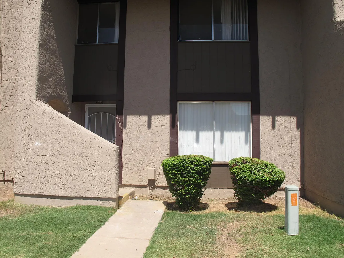 Building Photo - 4303 W Solano Dr N