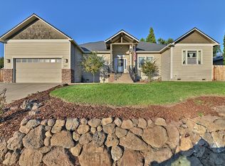587 Old Waverly Way, Eagle Pt, OR 97524