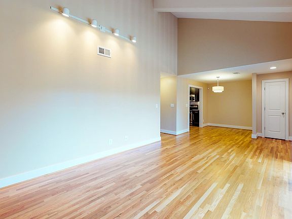 4th image of 4060 McGee St APT 6