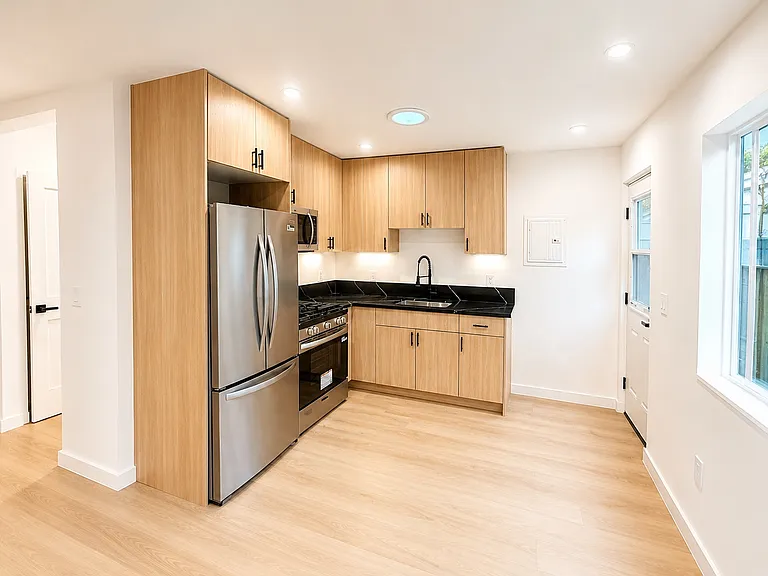 5920 Wilkinson Ave — Photo 36