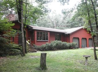 953 Golden Dr, Wisconsin Dells, WI 53965