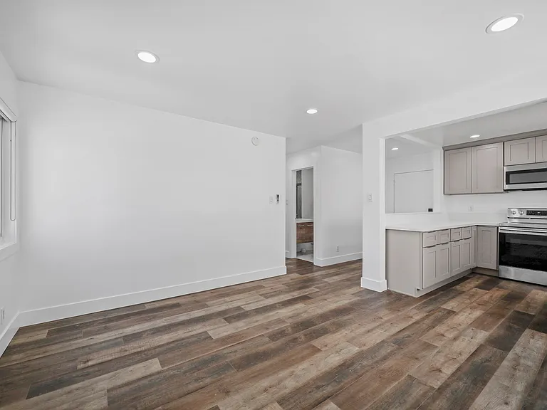 1101 N Flower St #1 — Photo 3