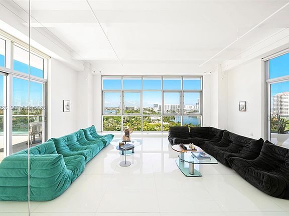3rd image of 201 Aqua Ave APT 801