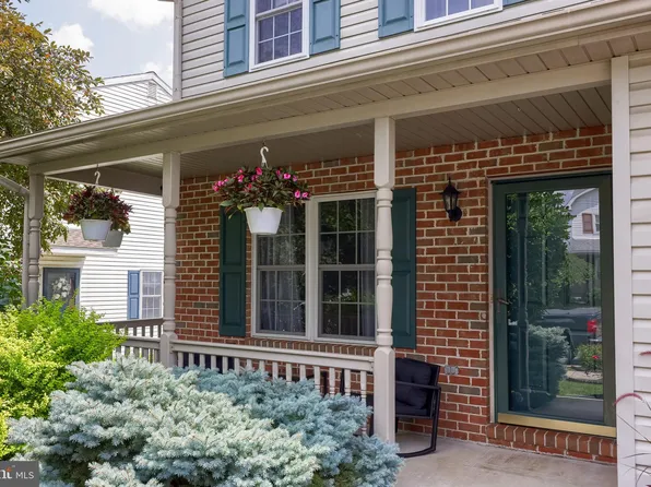 105 Bainbridge Cir, Sinking Spring, PA 19608