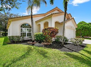 2707 Pointe Cir, Greenacres, FL 33413