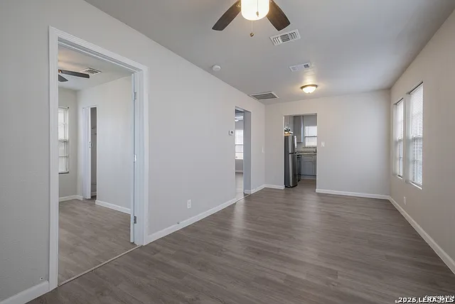 2 bed, 1.0 bath, 621 sqft, $1,200 — Photo 3