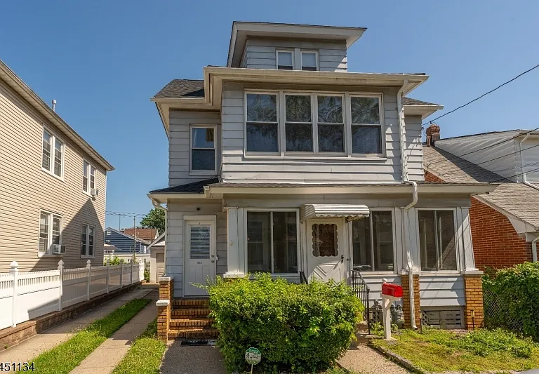 353 Princeton Ave — Photo 1