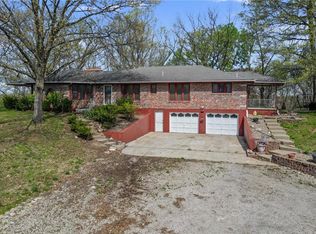 32858 Wolf Holw, Excelsior Springs, MO 64024