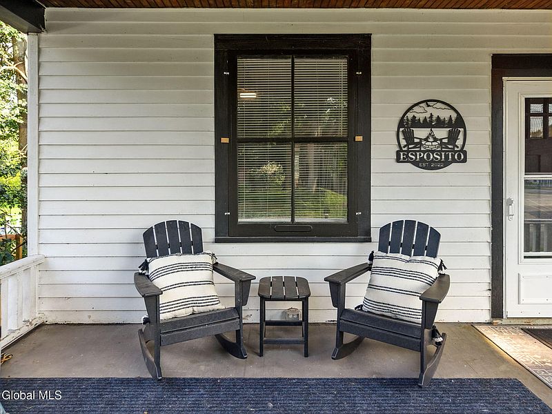 4th image of 246 Riverside Place