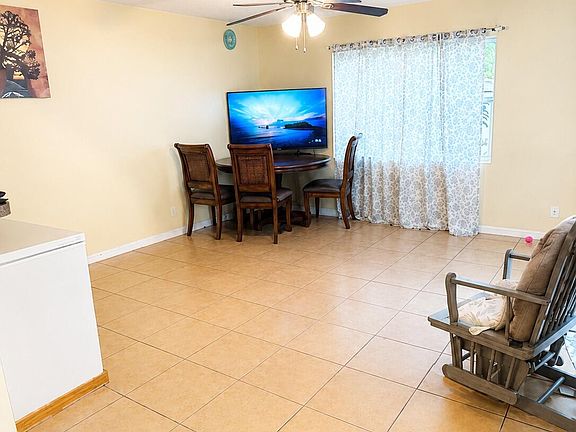 3rd image of 3331 Commodore Ct
