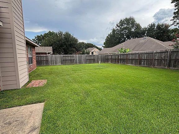 5th image of 15806 Laurel Cv
