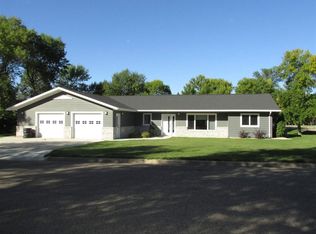 119 3rd Ave NW, Rugby, ND 58368