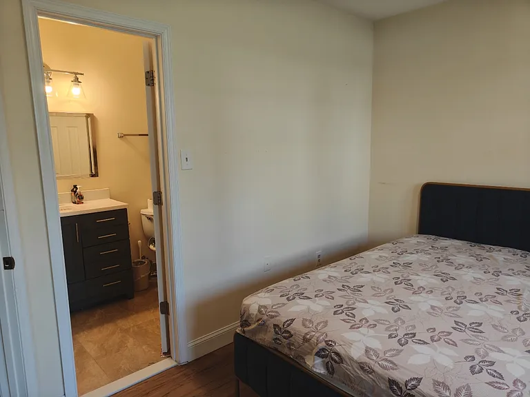 Trumpet Cir — Photo 5
