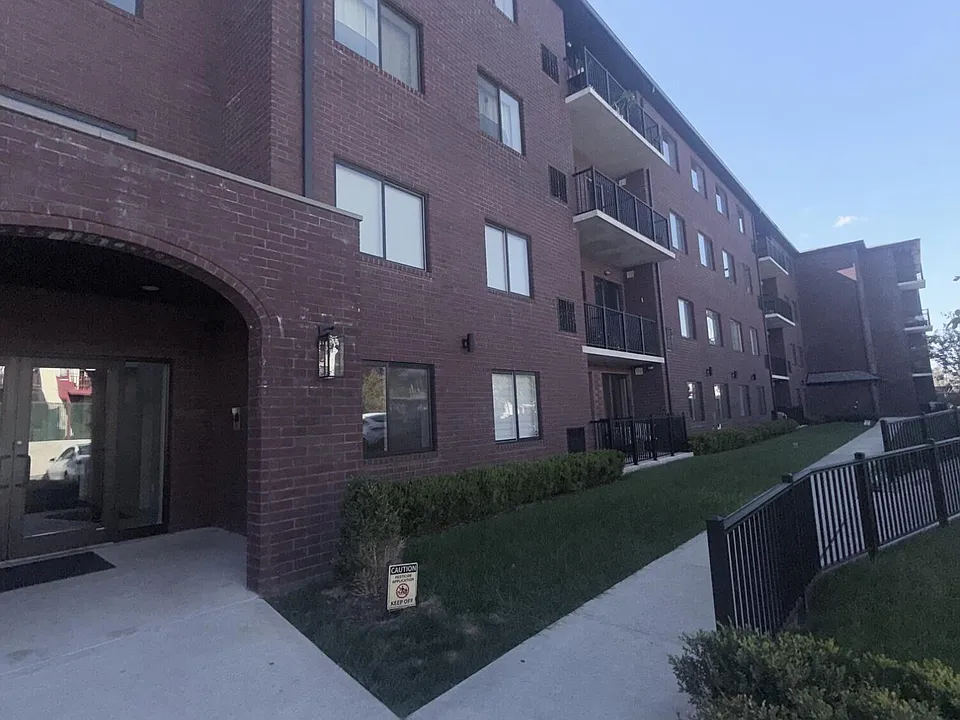 80 Scarboro Ave #409