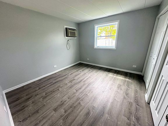 3rd image of 12 N Craig Pl APT 2E